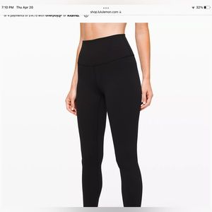 Size 0 black Lululemon wunder under leggings crop length 23